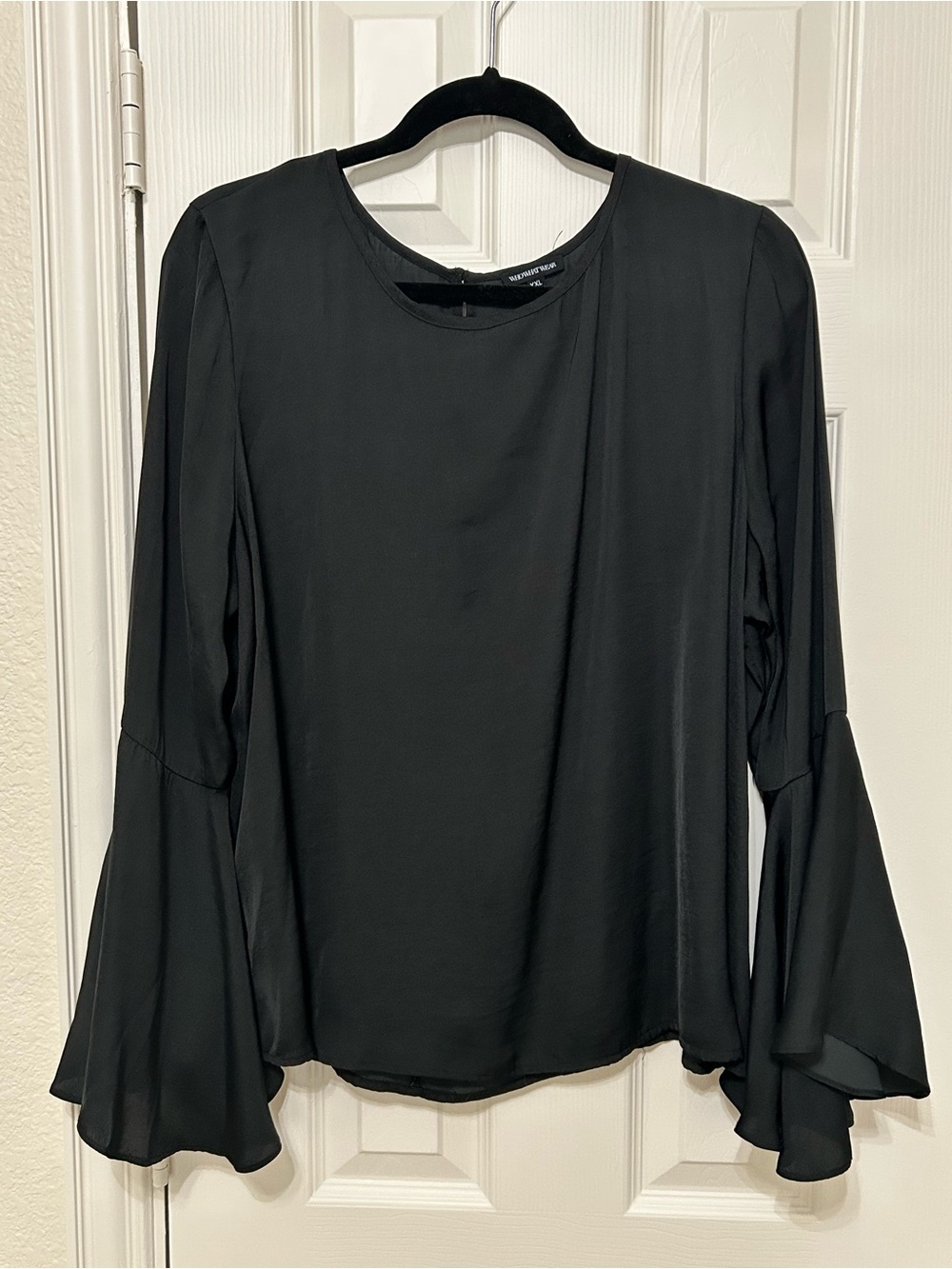 Who What Wear Black Long-Sleeve Blouse with Mermaid Sleeves XXL NEVER WORN